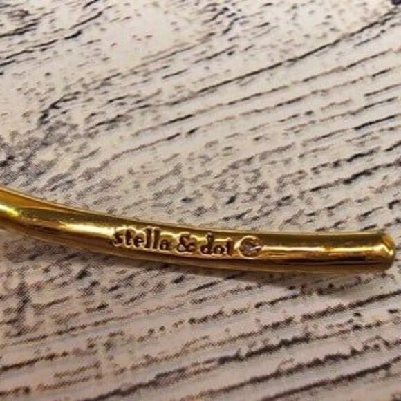 stella & dot Gold Tone Knot Cuff Bracelet 6.5"L - Picture 3 of 3